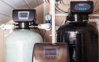 how does a water softner work​